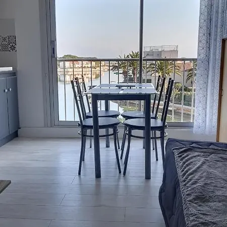 Vue Magique Sur La Marina - En Duplex, Les Pieds Dans L'eau